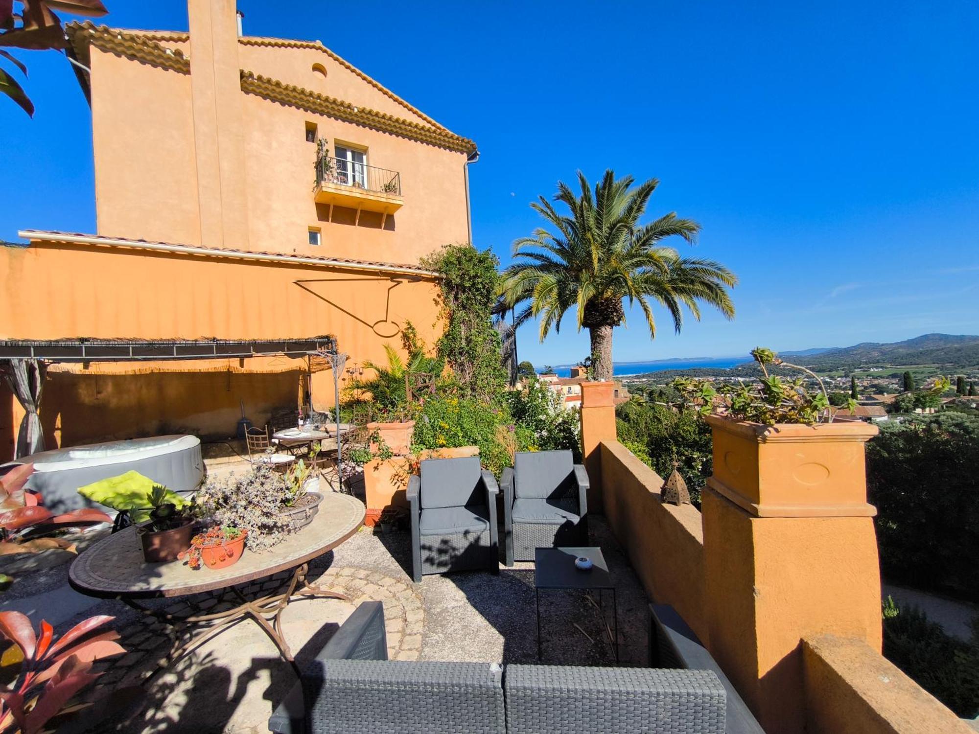 Love-Room Discret 40 M2 Bormes Les Mimosas Village Avec Terrasse Extérieur photo
