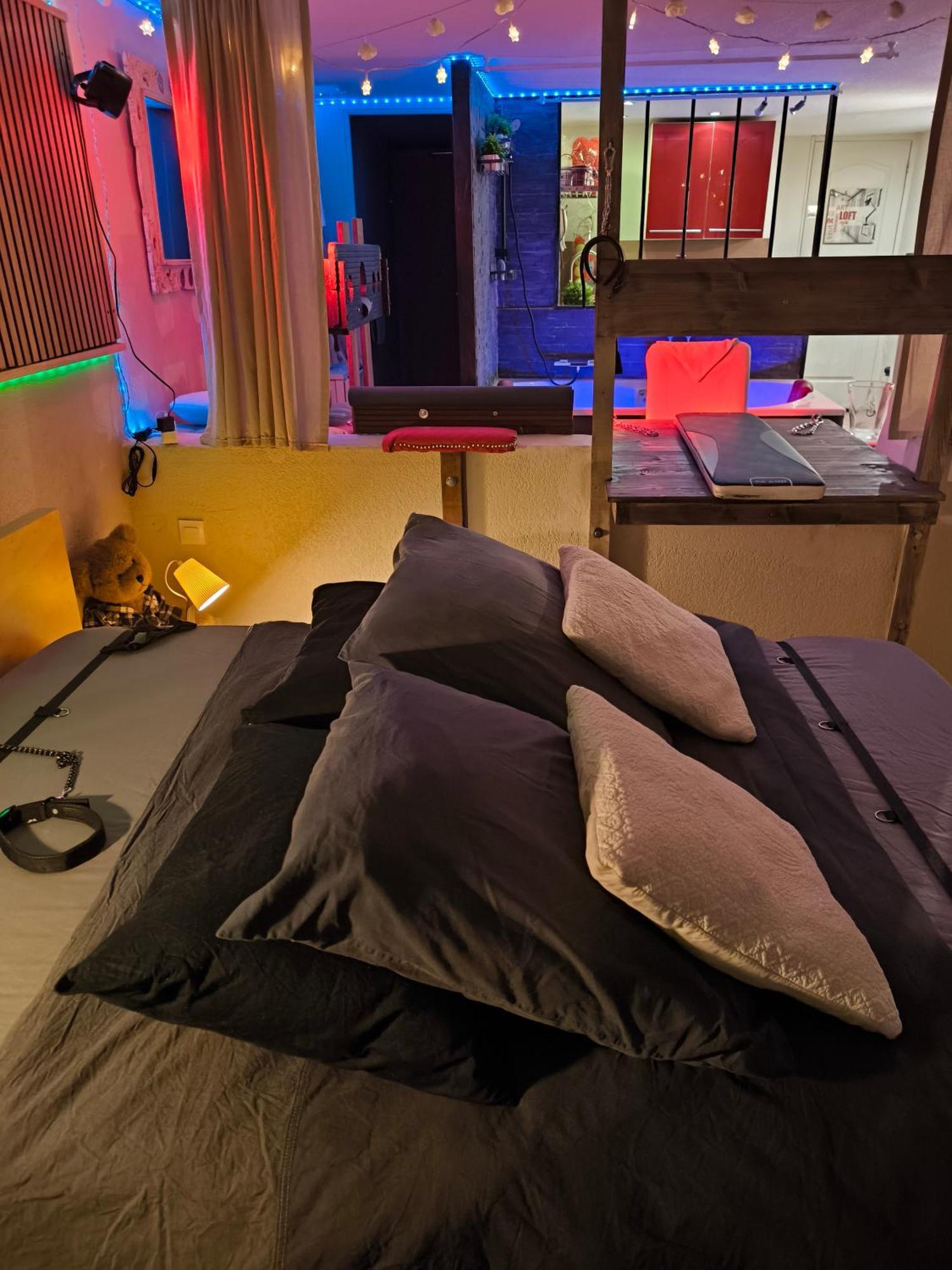 Love-Room Discret 40 M2 Bormes Les Mimosas Village Avec Terrasse Extérieur photo