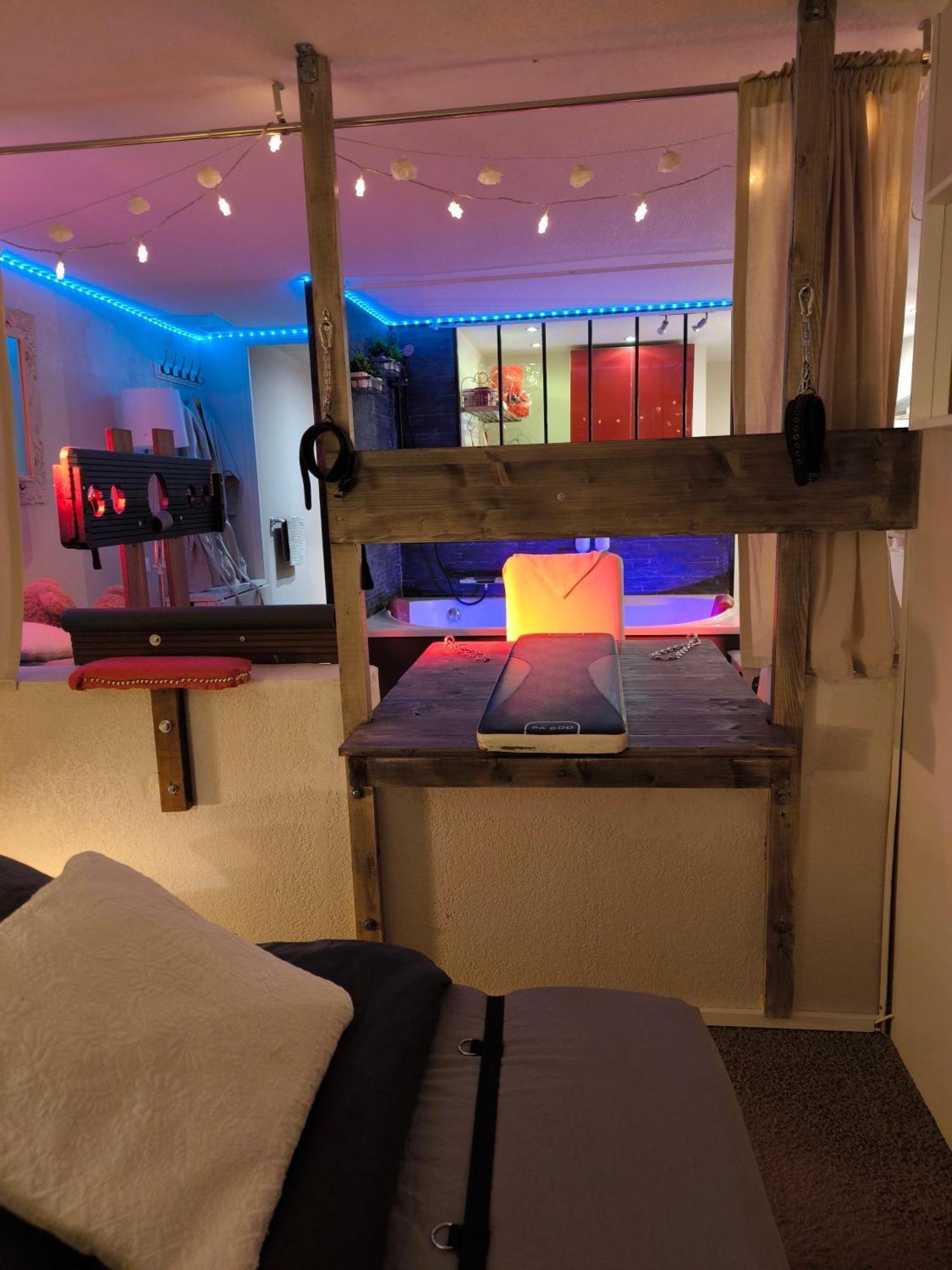 Love-Room Discret 40 M2 Bormes Les Mimosas Village Avec Terrasse Extérieur photo