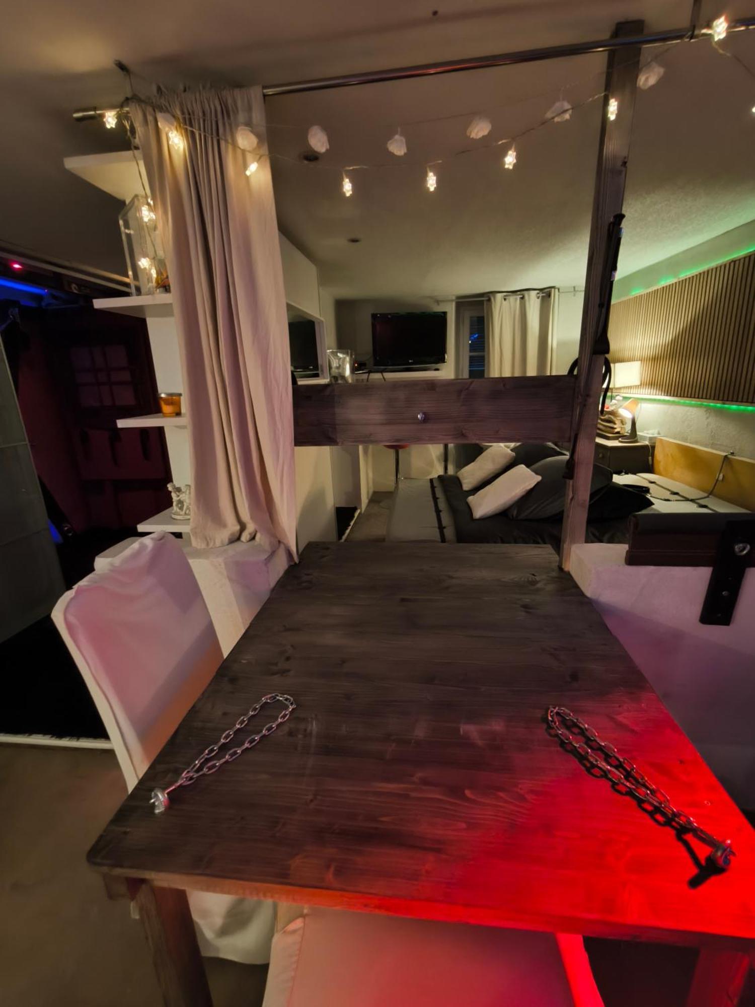 Love-Room Discret 40 M2 Bormes Les Mimosas Village Avec Terrasse Extérieur photo