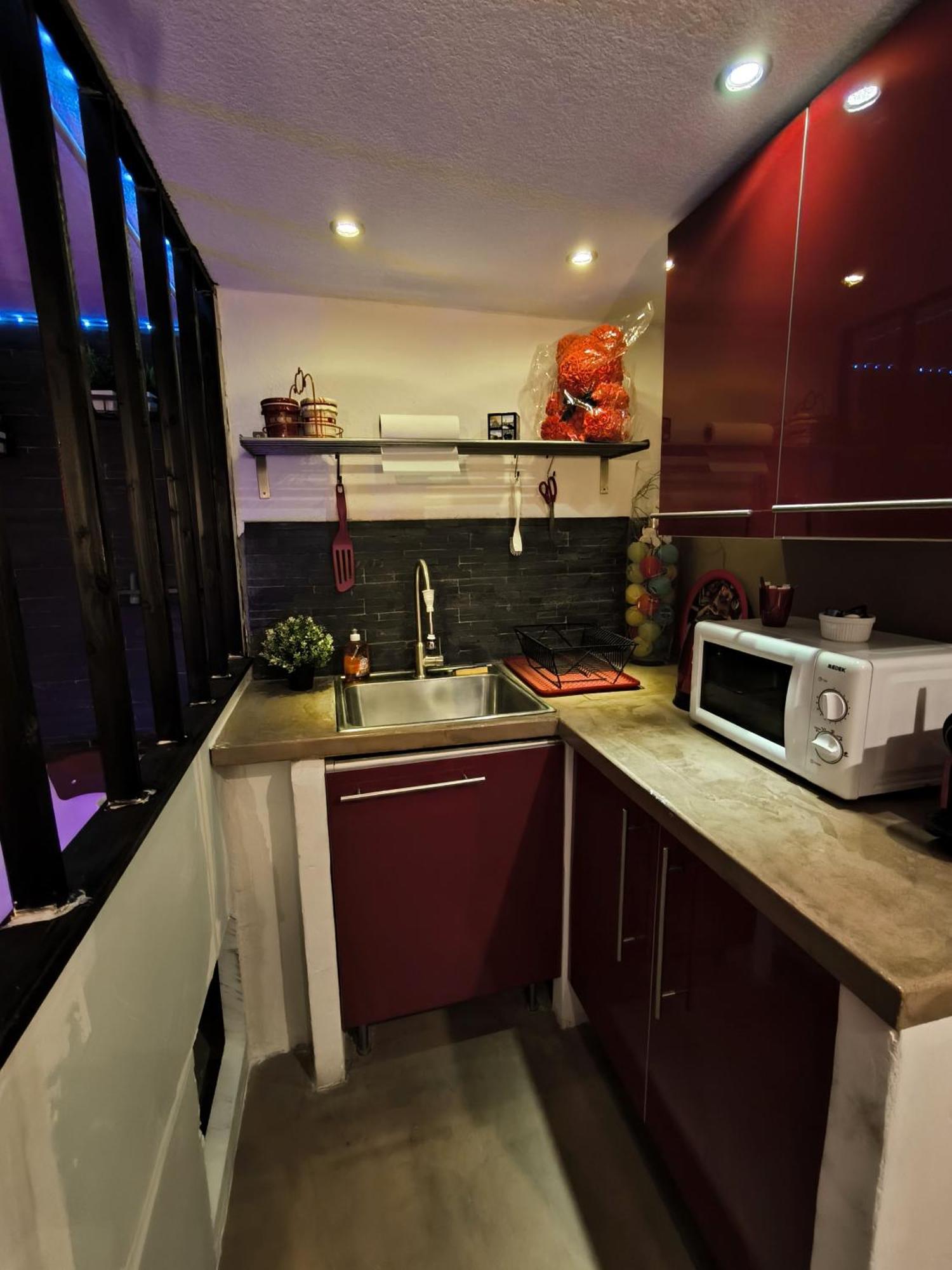 Love-Room Discret 40 M2 Bormes Les Mimosas Village Avec Terrasse Extérieur photo