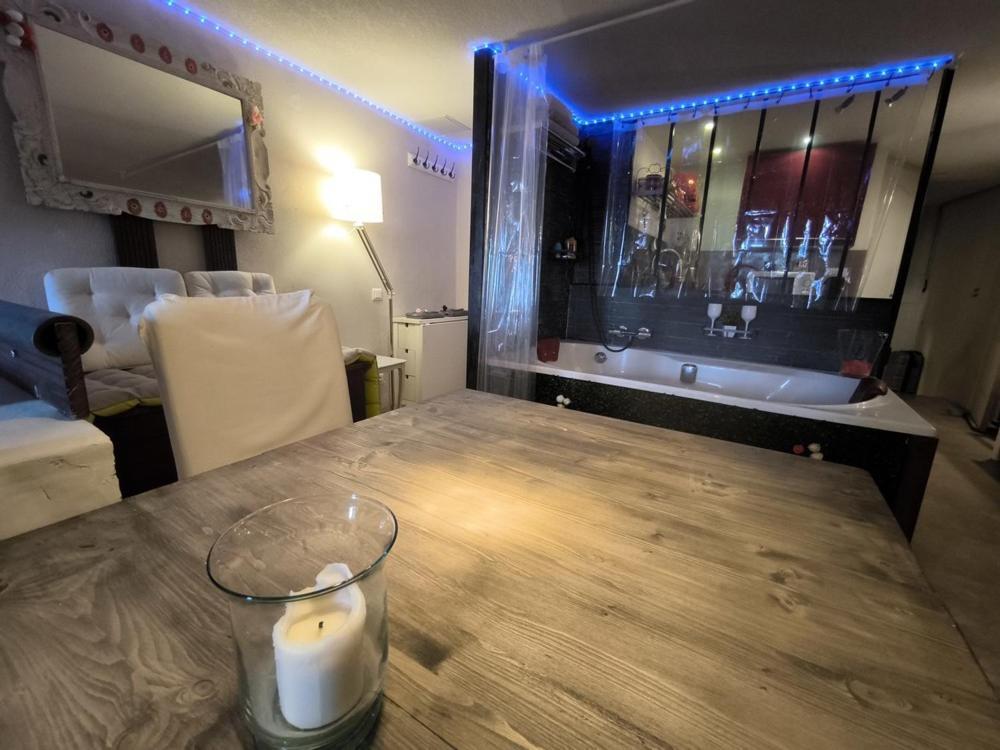 Love-Room Discret 40 M2 Bormes Les Mimosas Village Avec Terrasse Extérieur photo