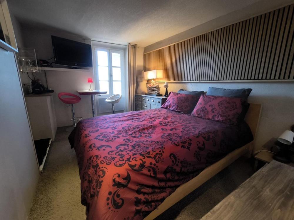Love-Room Discret 40 M2 Bormes Les Mimosas Village Avec Terrasse Extérieur photo