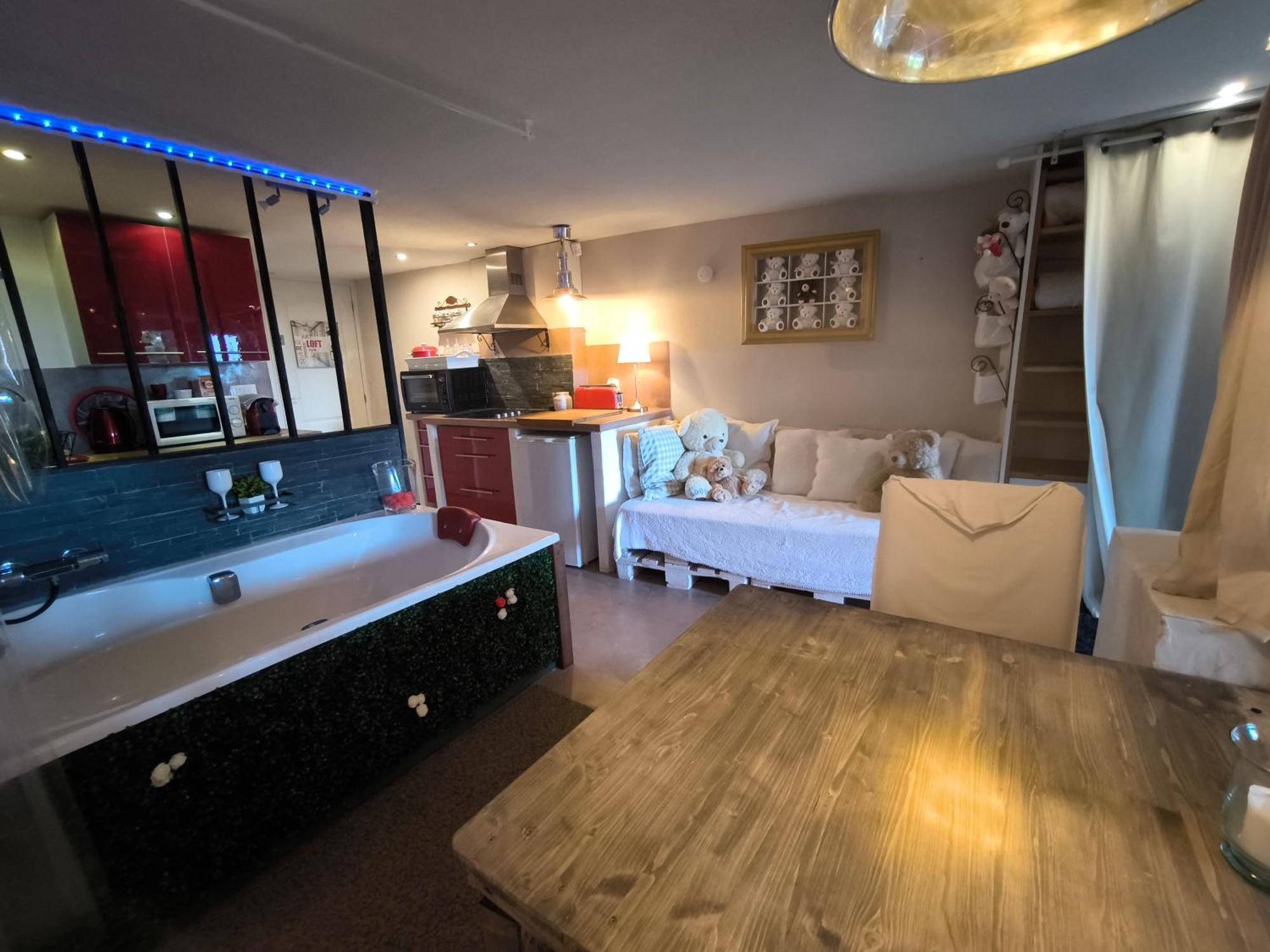 Love-Room Discret 40 M2 Bormes Les Mimosas Village Avec Terrasse Extérieur photo