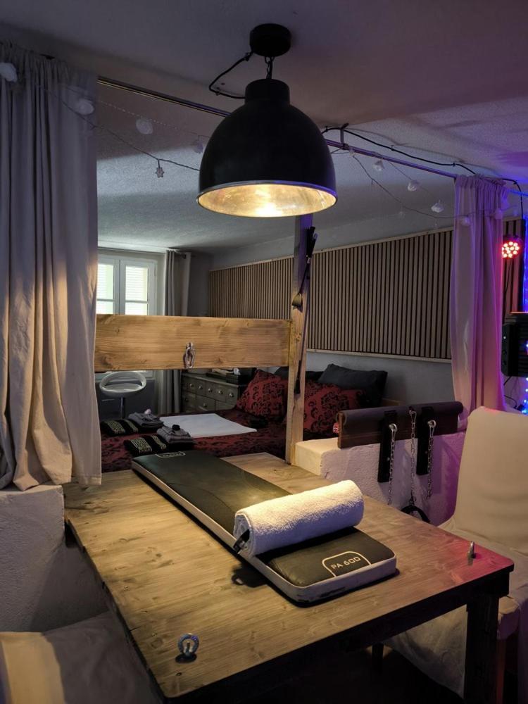 Love-Room Discret 40 M2 Bormes Les Mimosas Village Avec Terrasse Extérieur photo